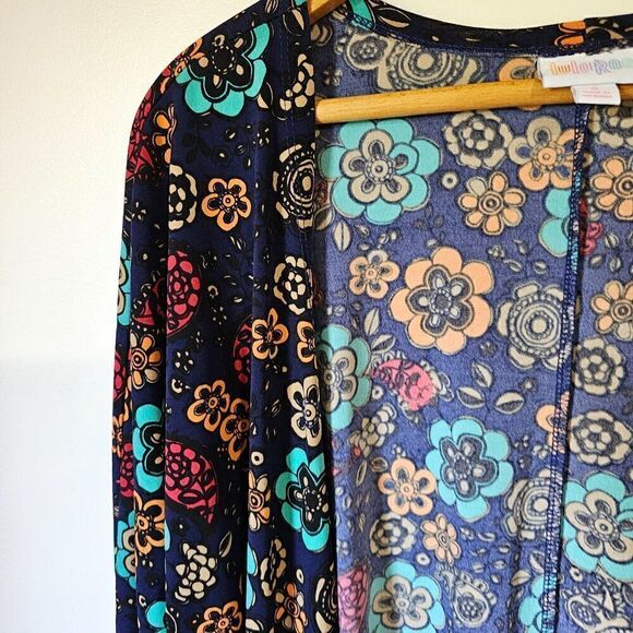 EUC LULAROE FUN FLORAL PRINT KIMONO SHRUG TOP LONG LINE SIZE SMALL - Picture 4 of 12